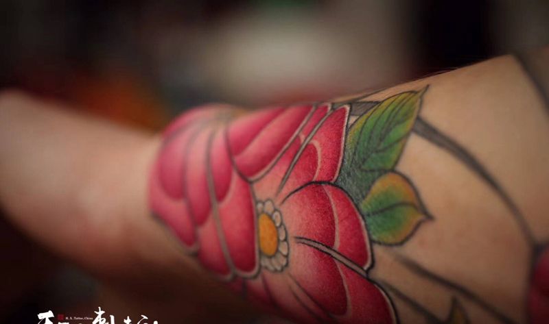 《花花草草》纹身图片_手臂腿部新传统老传统花 重彩花臂花腿纹身图案