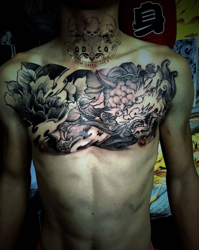 唐狮花胸纹身图片