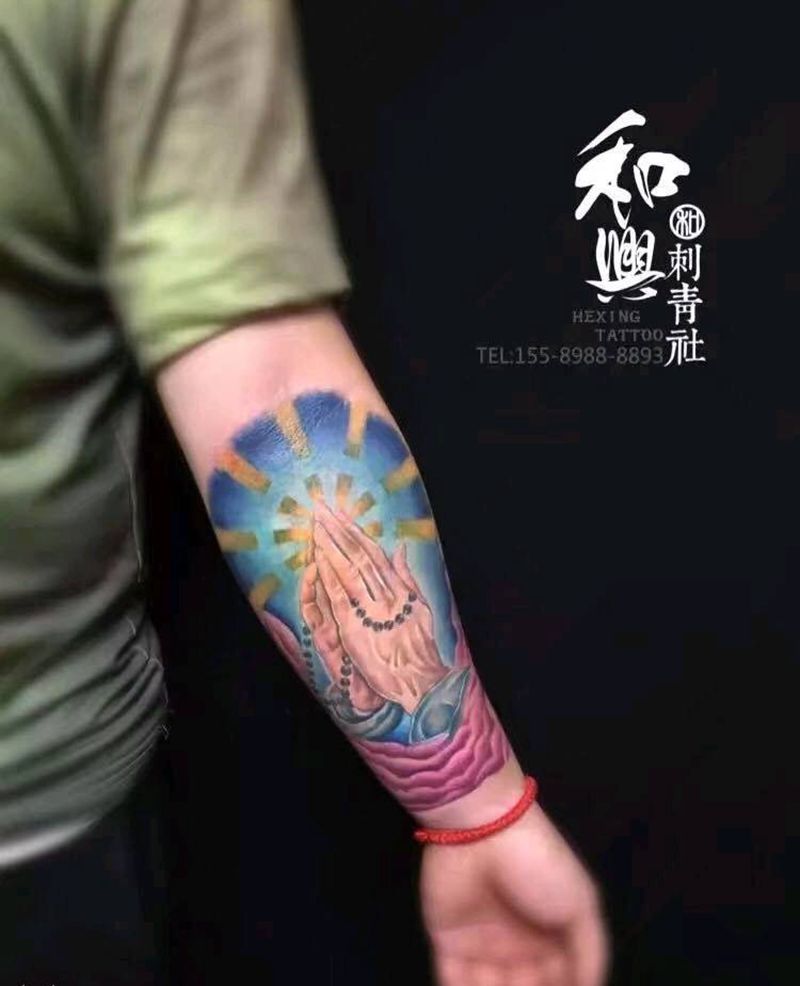 《彩色祈福手》（遮盖作品）纹身图片_手臂传统人物成品纹身图案