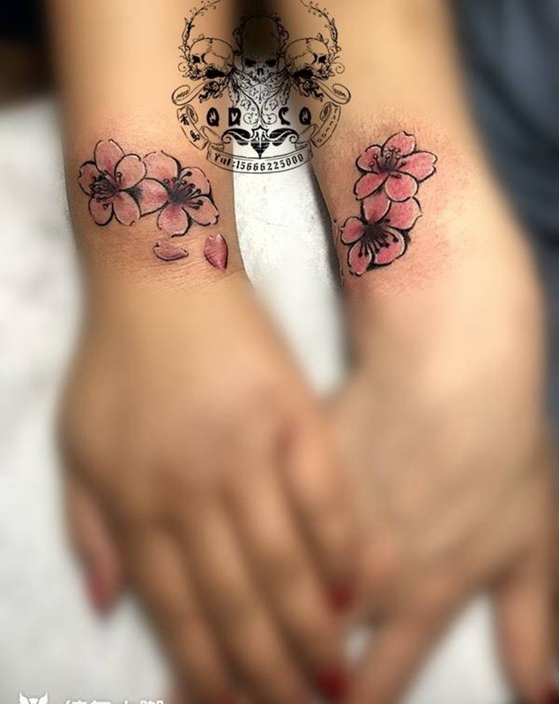 樱花遮盖烟疤纹身图片