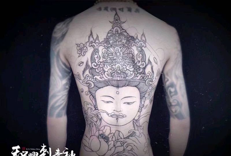 黑灰满背菩萨（未完待续）纹身图片_背部传统鬼神成品纹身图案