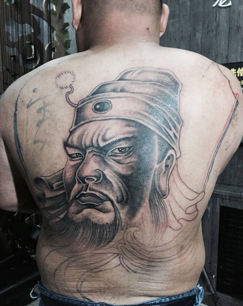 满背关公纹身图片