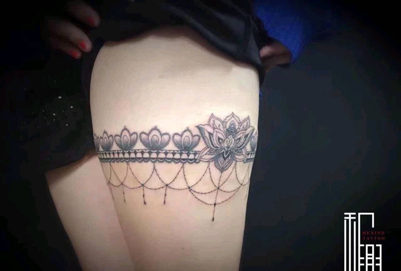 蕾丝花边纹身图片_欧美清新植物成品纹身图案