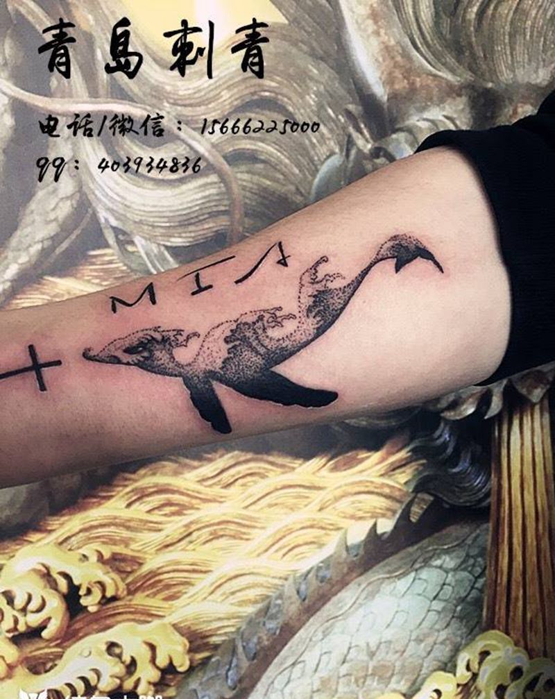 点刺鲸鱼，字母，十字架纹身图片