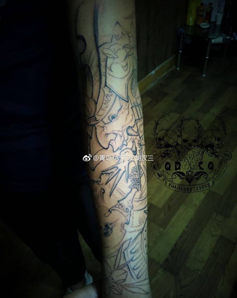 鬼武士接花臂纹身图片