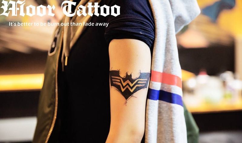 蝙蝠侠与神奇女侠纹身图片