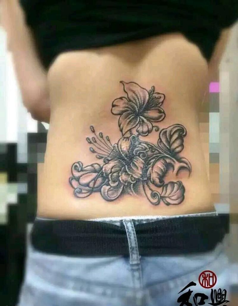 疤痕遮盖纹身图片_腰部背部欧美植物原创成品纹身图案