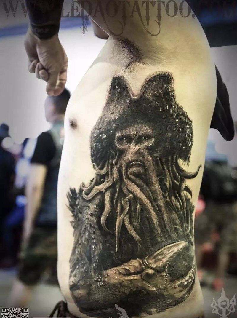 章鱼 乐道出品纹身图片_成品手稿腰部欧美写实肖像动物人物青岛原创纹身图案