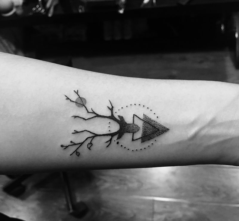 点刺 鹿纹身图片