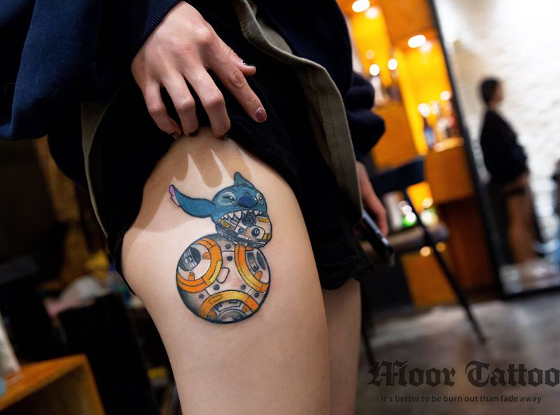 史迪仔bb8纹身图片_腿部New School纹身图案