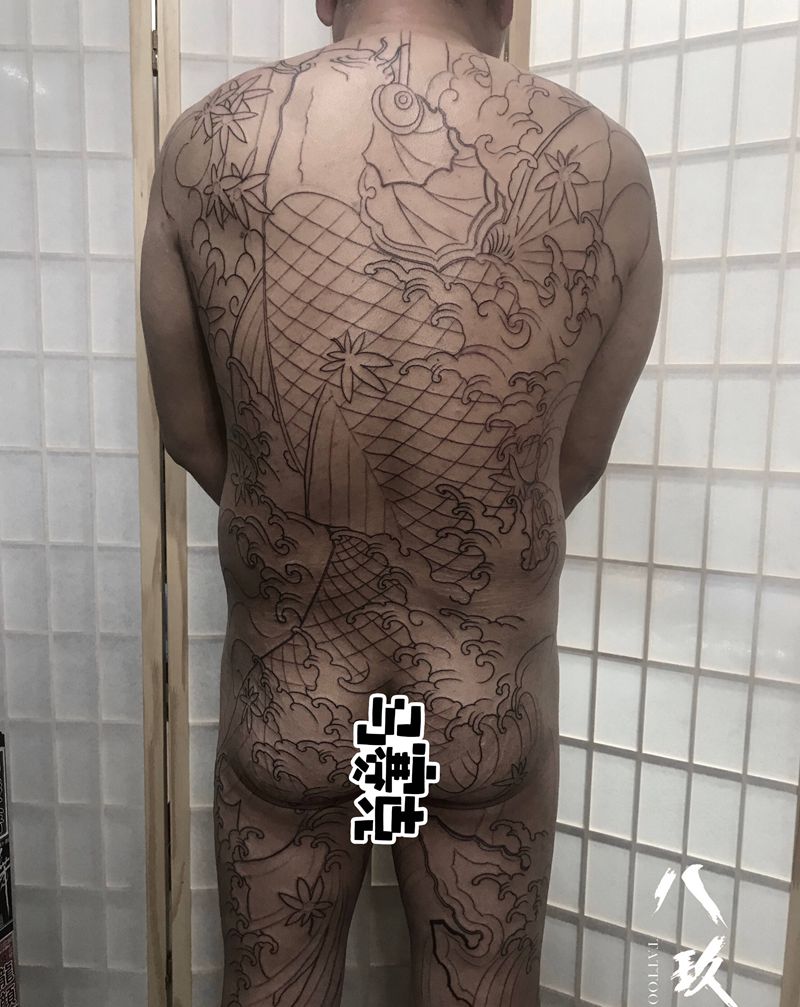 通背纹身图片_背部老传统纹身图案