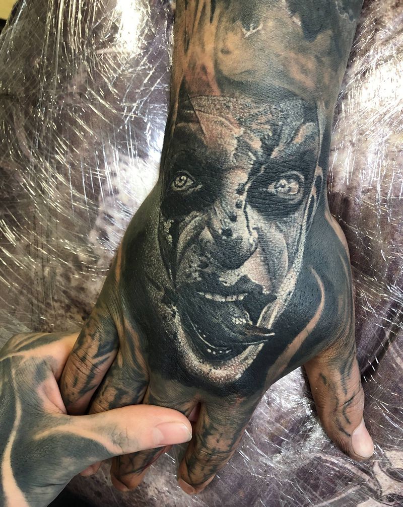 手背遮盖纹身图片_写实纹身图案