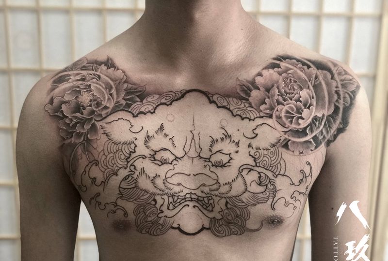 花胸纹身图片_新传统纹身图案