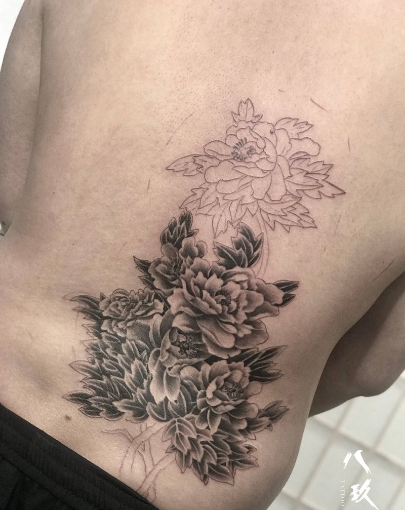 牡丹花，未完纹身图片_肩部纹身图案