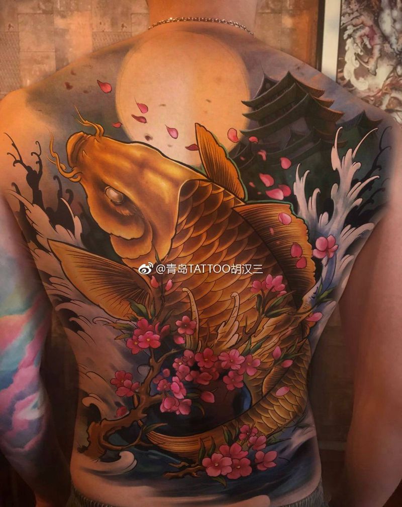 满背鲤鱼效果图纹身图片