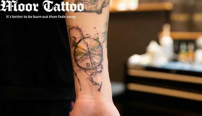 怀表纹身图片_手臂成品纹身图案