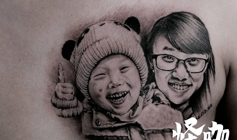 肖像--母子纹身图片_胸部欧美写实纹身图案