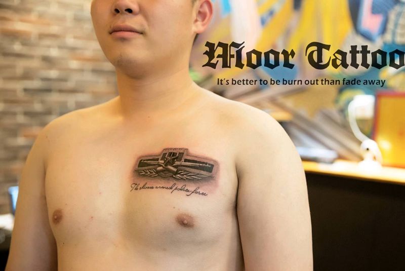 兵哥哥纹身图片_胸部成品纹身图案