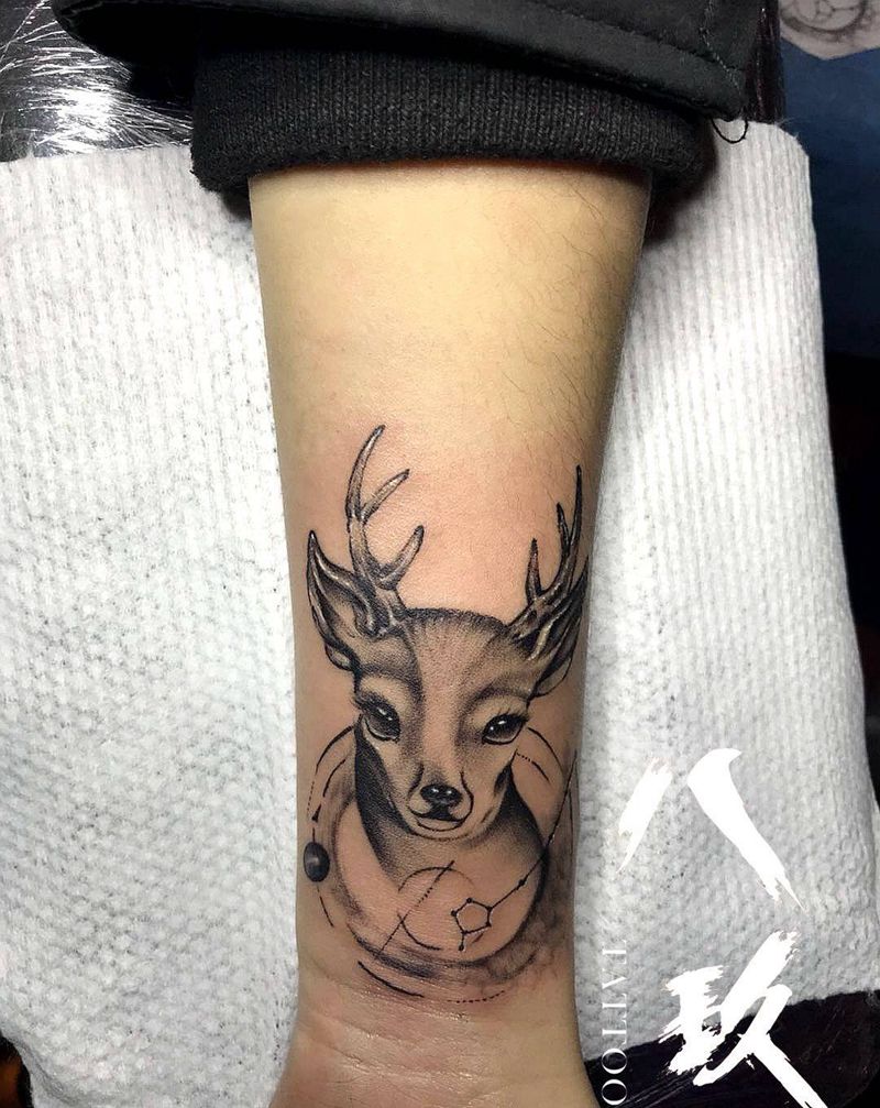 麋鹿。纹身图片