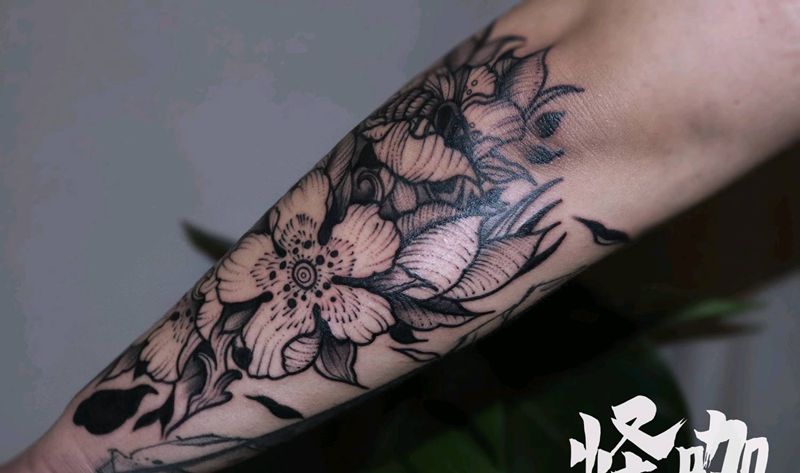 花纹身图片_手臂纹身图案