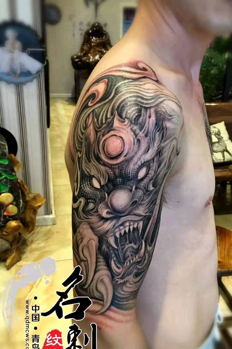 龙首纹身图片_手臂新传统纹身图案