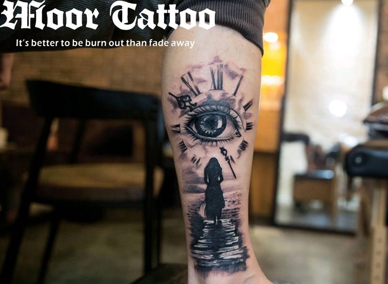 眼睛纹身图片_腿部写实成品纹身图案