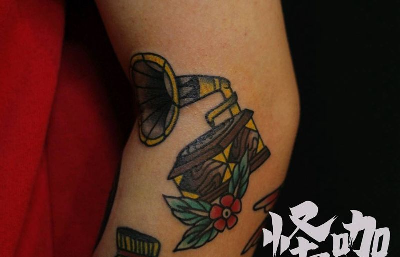 school留声机纹身图片
