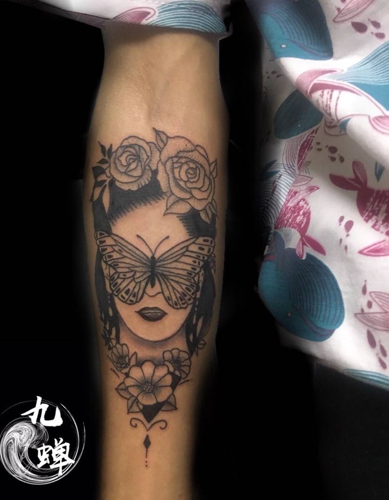 蝴蝶女纹身图片
