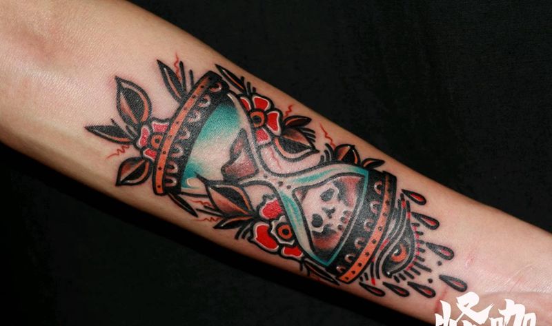 school沙漏纹身图片