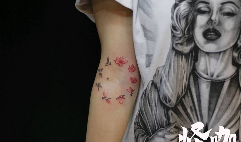 鸟与花纹身图片