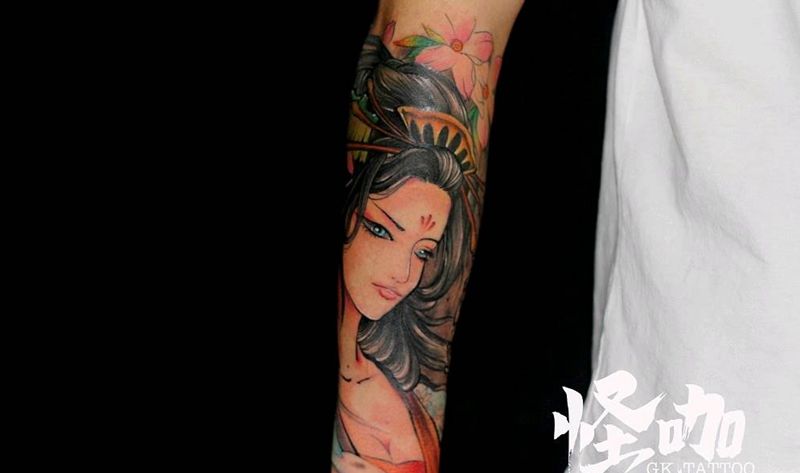 小臂全包彩色艺妓纹身图片_手臂新传统纹身图案