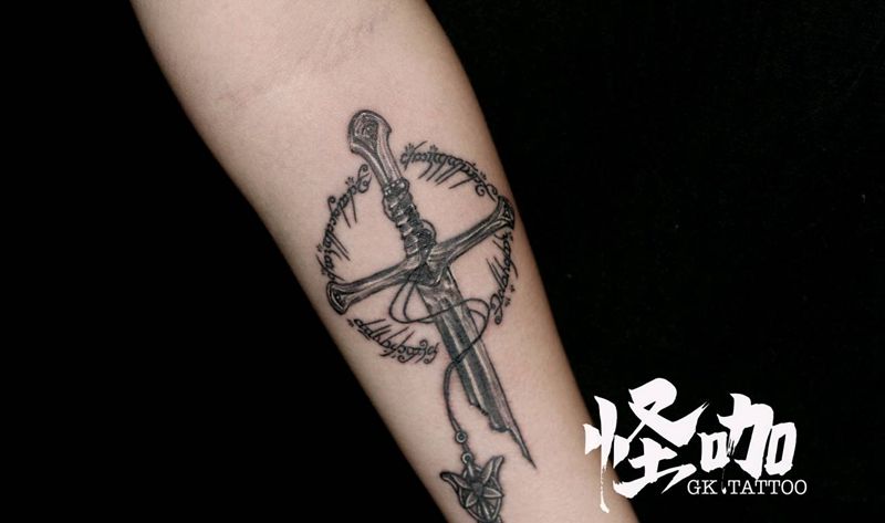 剑纹身图片