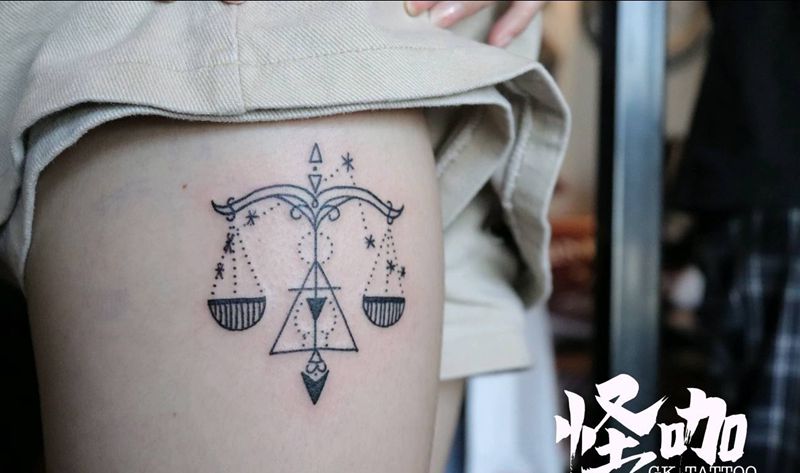 十二星座-天平座纹身图片_腿部纹身图案