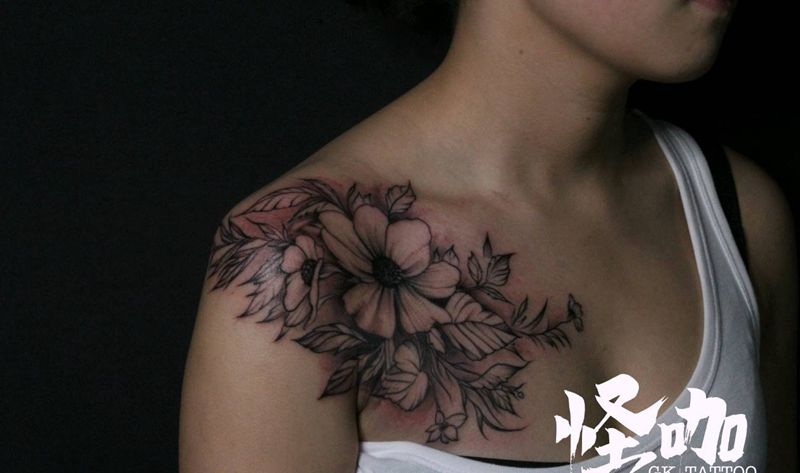 肩花纹身图片