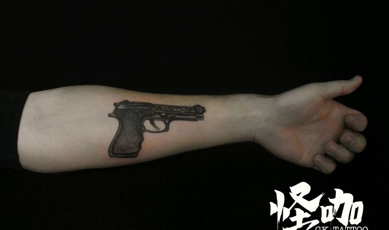 枪纹身图片