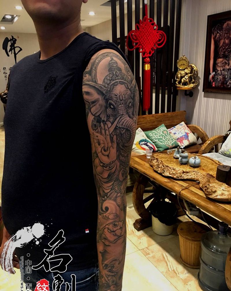 花臂纹身图片_成品手臂欧美传统写实动物鬼神宗教原创纹身图案