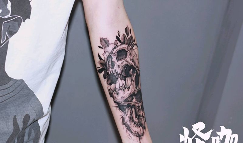 小臂骷髅纹身图片_手臂纹身图案