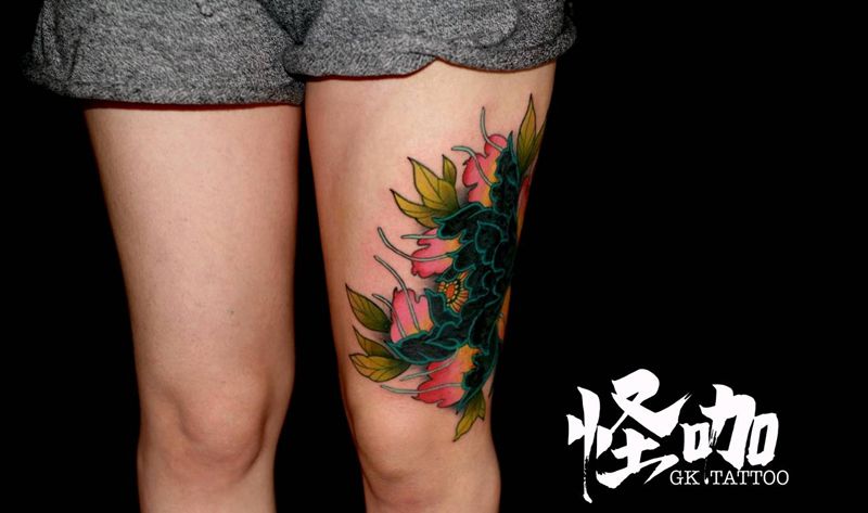 大腿-疤痕遮盖纹身图片_腿部新传统纹身图案