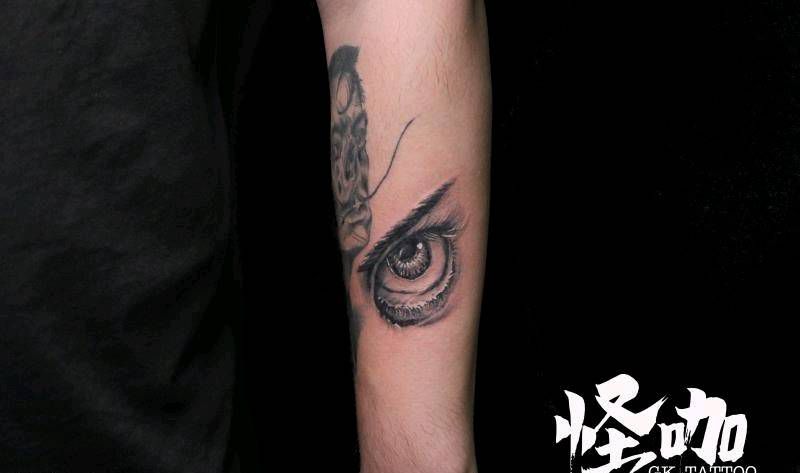 眼睛纹身图片