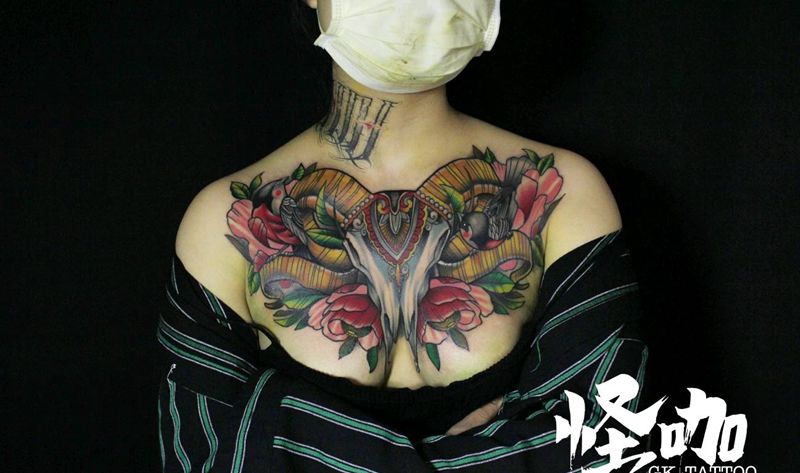 New School羊头花胸纹身图片_胸部New School纹身图案