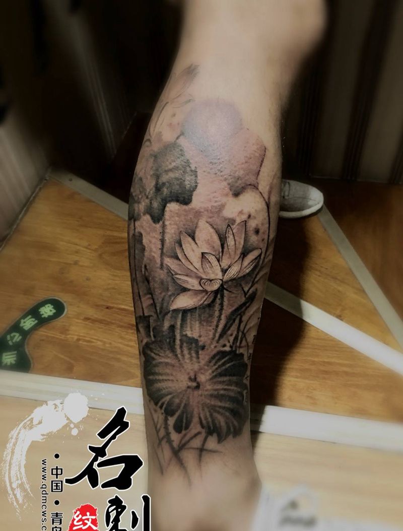 水墨荷花纹身图片