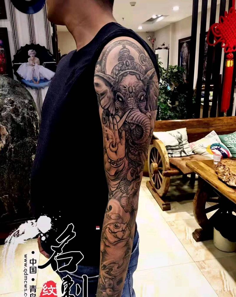 象神花臂纹身图片_手臂新传统纹身图案