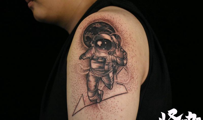 宇航员纹身图片