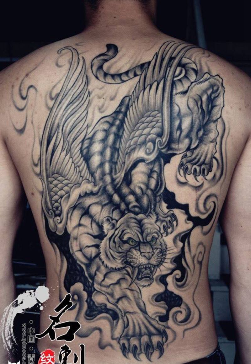 如虎添翼纹身图片