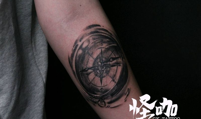 指南针纹身图片