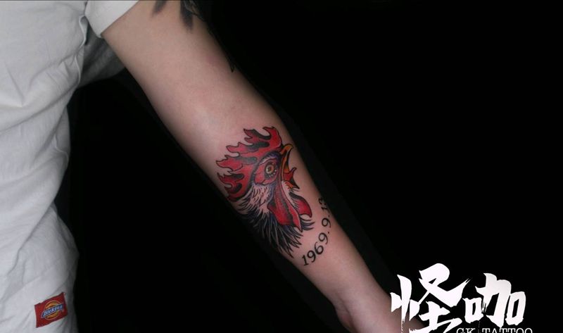 彩色公鸡纹身图片
