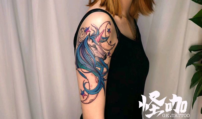 独角兽纹身图片_手臂水彩纹身图案