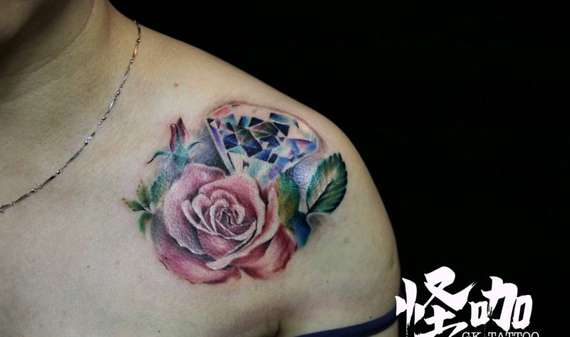 钻石和花纹身图片