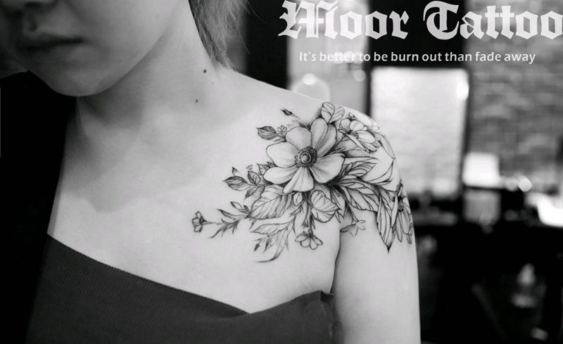 素花纹身图片_肩部清新植物成品纹身图案