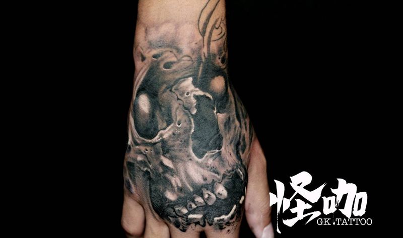 手背写实纹身图片